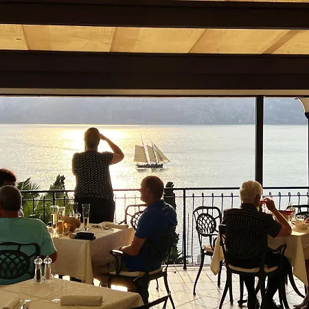Capri Готель 3*