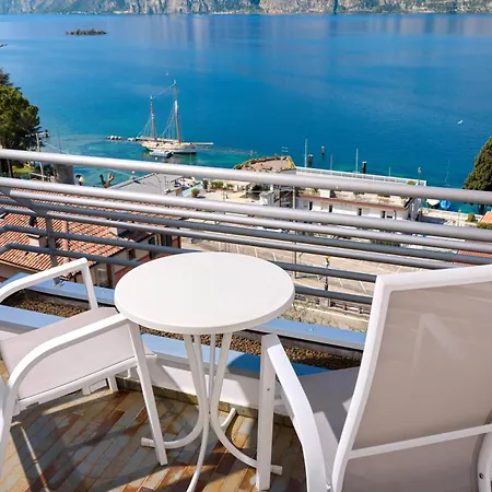 Готель Capri Мальчезіне