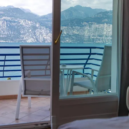 Capri Готель 3*