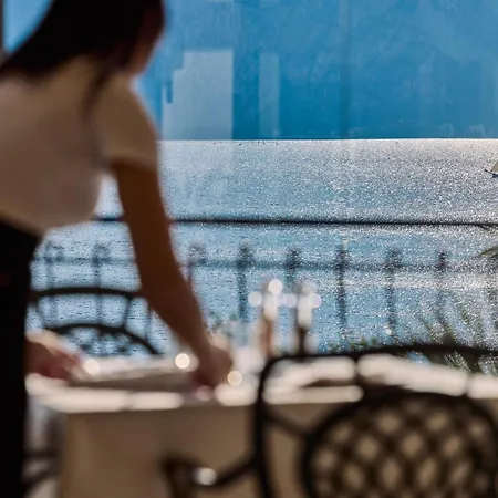 Capri Готель